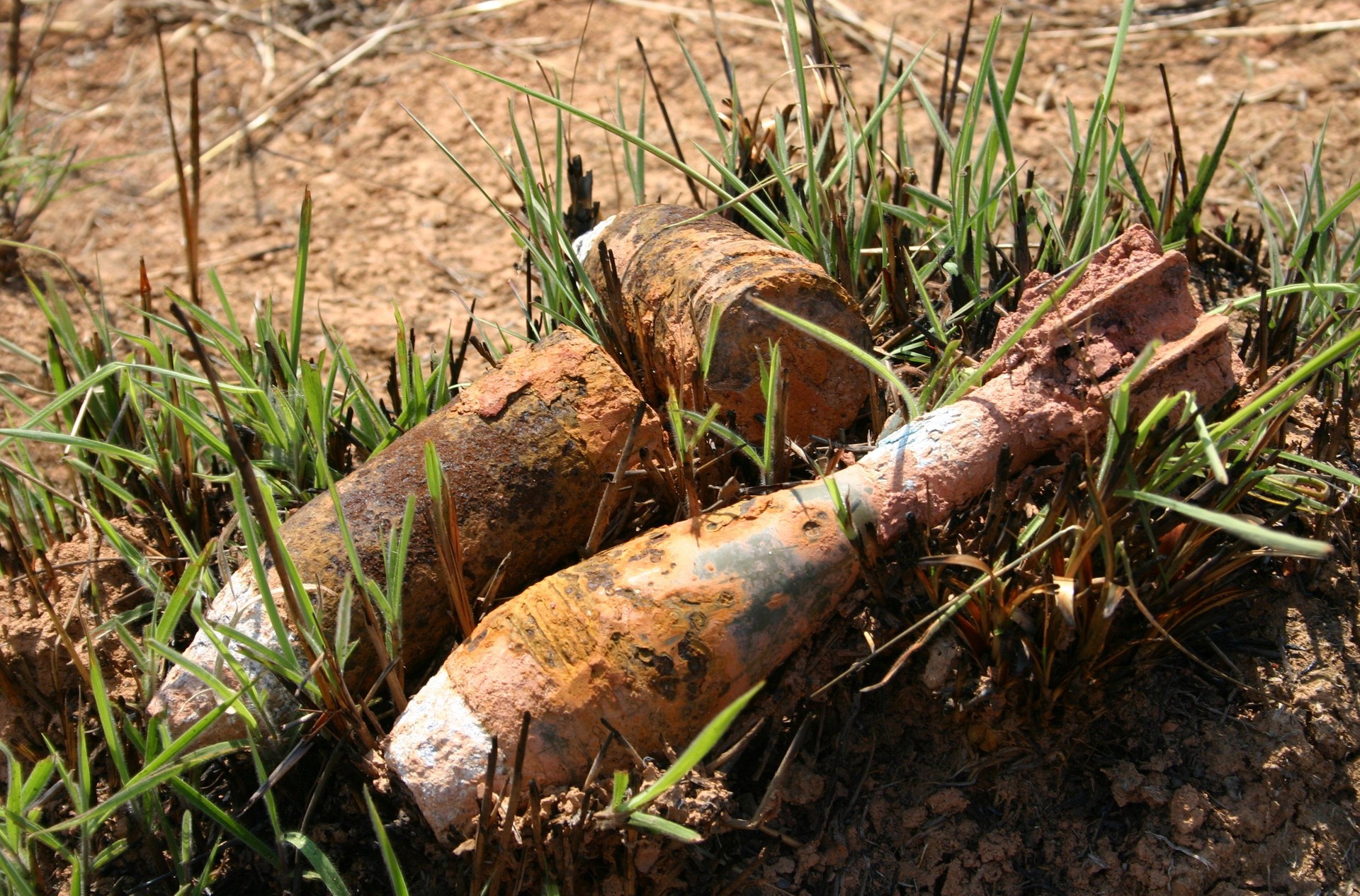 Unexploded ordnance, Laos